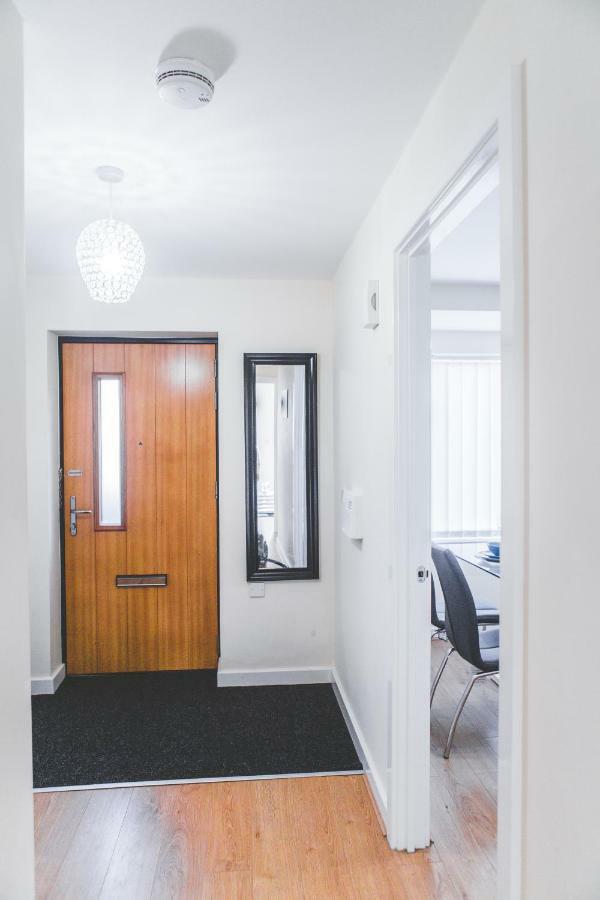 Salford Holiday Apartment Манчестер Екстер'єр фото