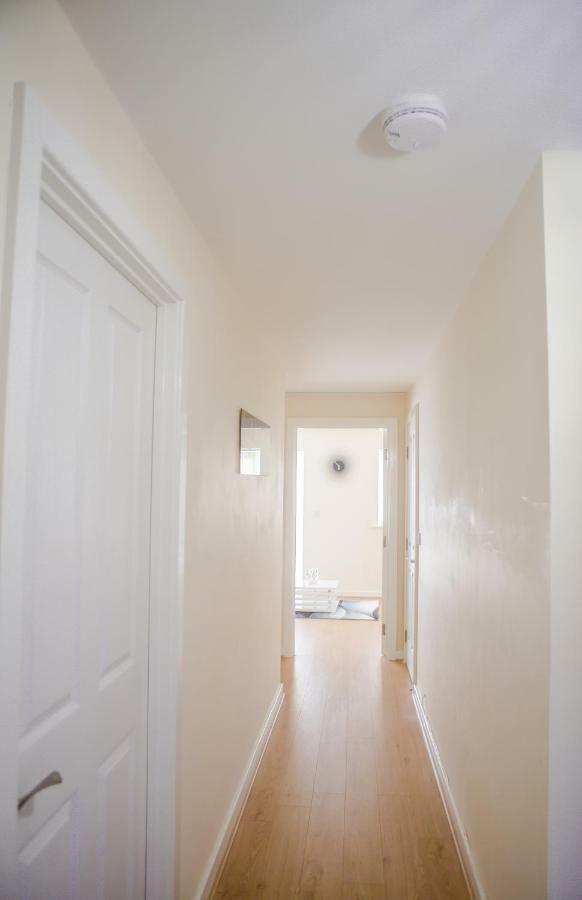 Salford Holiday Apartment Манчестер Екстер'єр фото