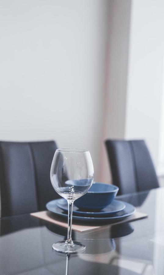 Salford Holiday Apartment Манчестер Екстер'єр фото