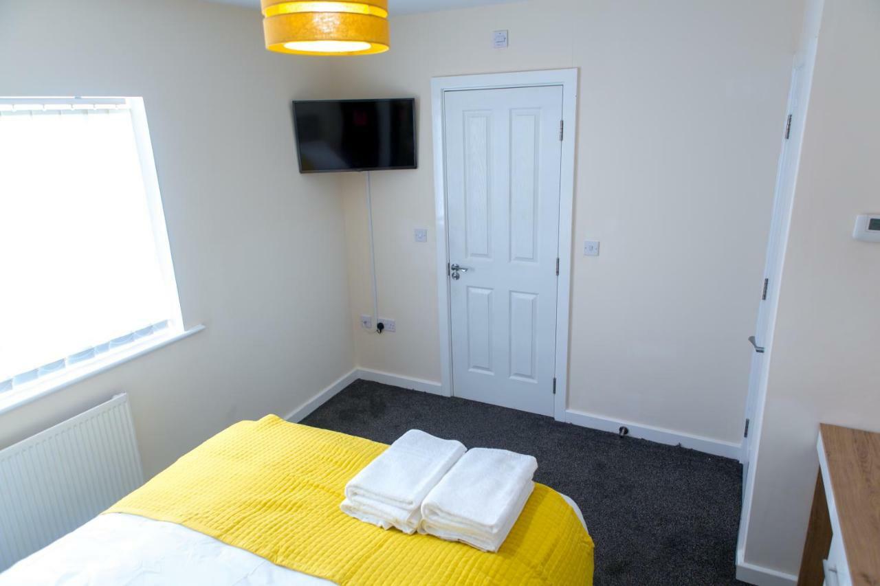 Salford Holiday Apartment Манчестер Екстер'єр фото